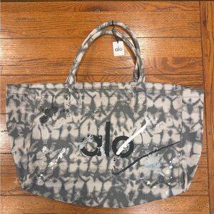 ALO Yoga Tie Dye Tote Bag